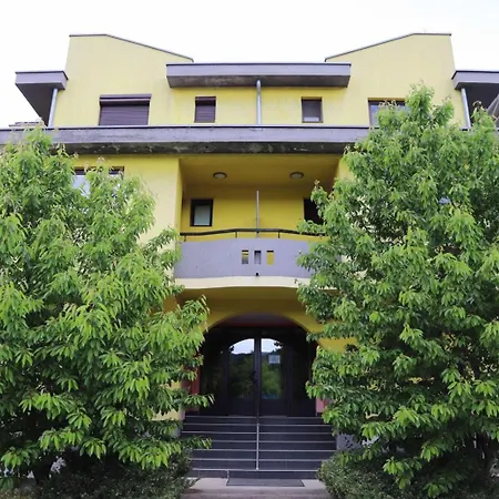 Yellow House * Vrnjacka Banja