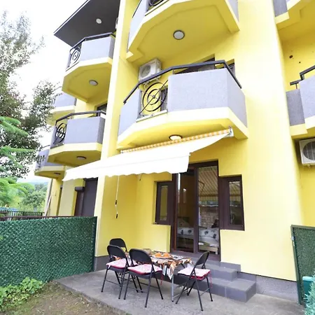Yellow House Apartment